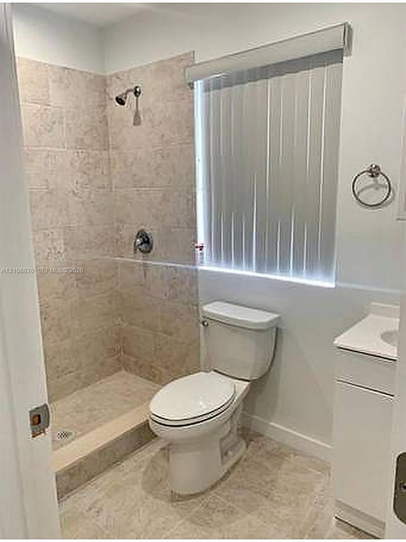 710 E 9th St , Unit 201, Hialeah, FL 33010 Photo