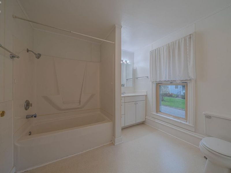 235 N Locust, Oak Harbor, OH 43449 Photo 7