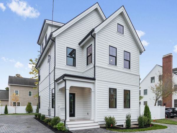 10 Central Ave, Unit 10, Newton, MA 02460