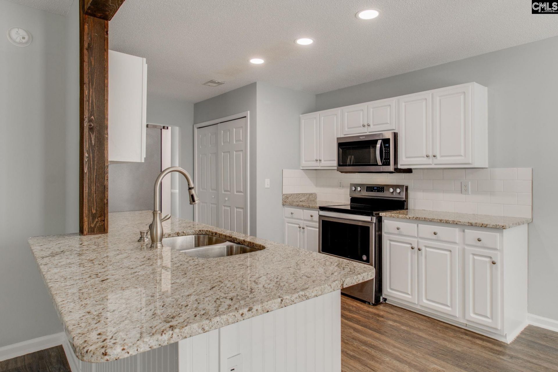 511 Oak Cove Drive  Photo 8