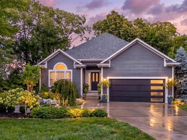 13725 Pembroke Circle, Leawood, KS 66224