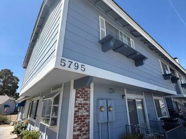 5795 Medallion Drive, Unit 202, Las Vegas, NV 89122