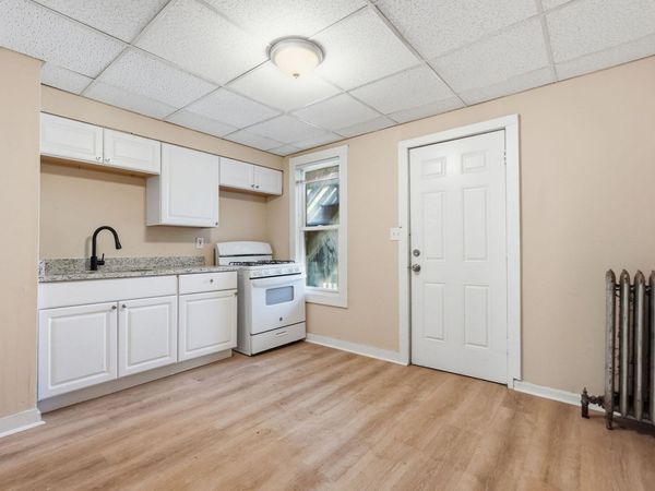 281 Belmont Ave, Unit 2R, Springfield, MA 01108