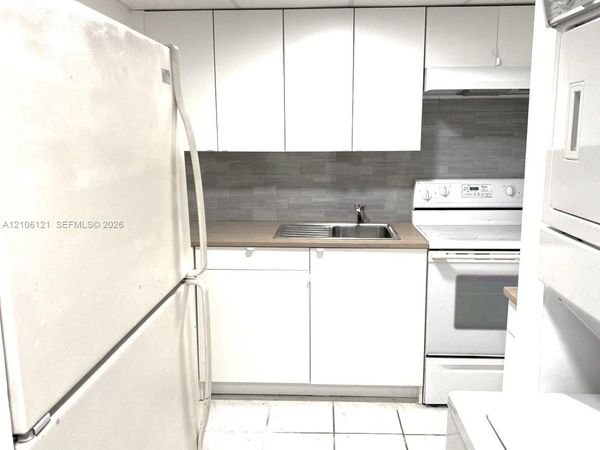 10000 NW 80 Ct , Unit 2225, Hialeah Gardens, FL 33016