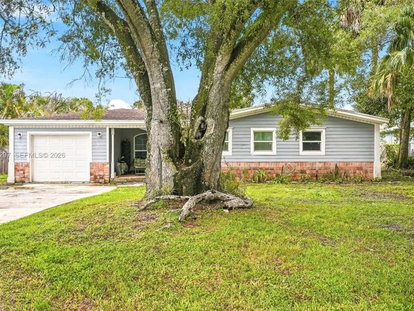 4810 Lakewood Park Dr , Fort Pierce, FL 34951