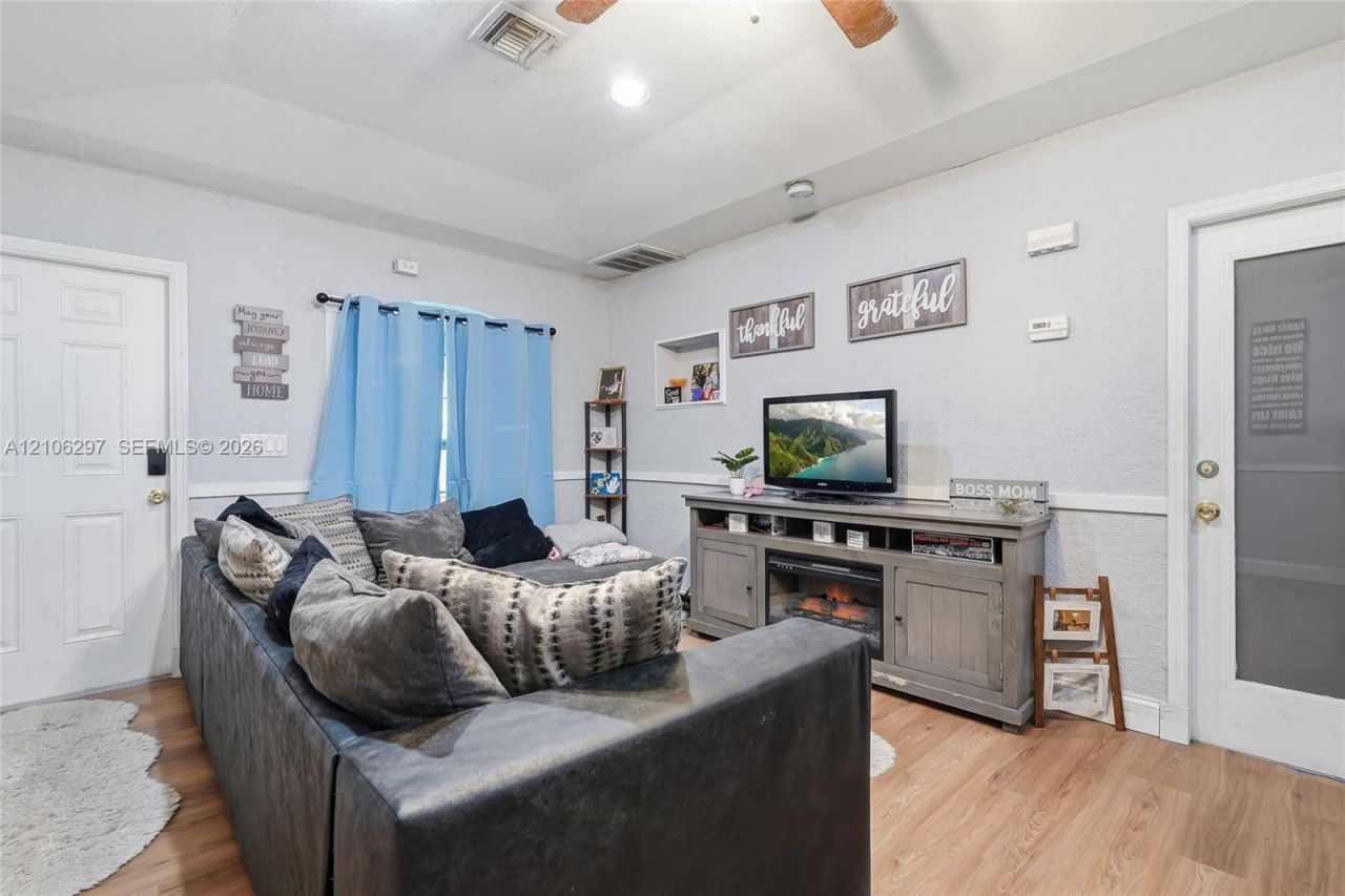 4810 Lakewood Park Dr , Fort Pierce, FL 34951 Photo