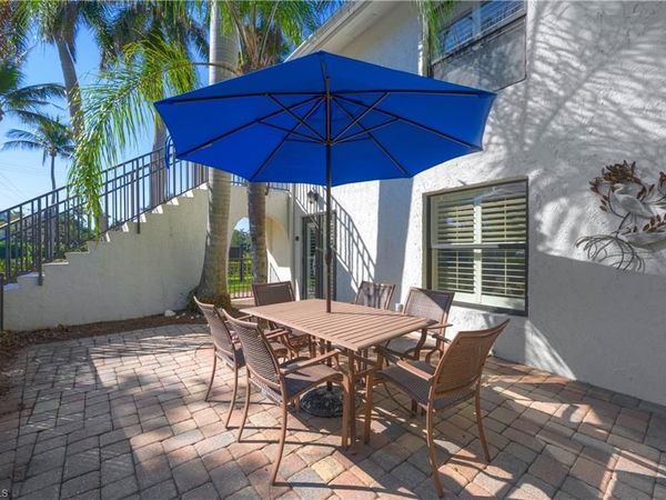 655 8th AVE S, Unit 3, NAPLES, FL 34102