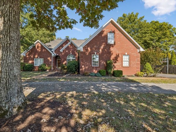1607 Ellington Dr , Lafayette, TN 37083