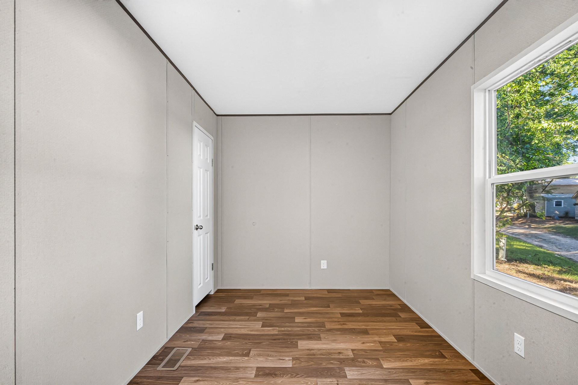 242 1st Street Photo 29