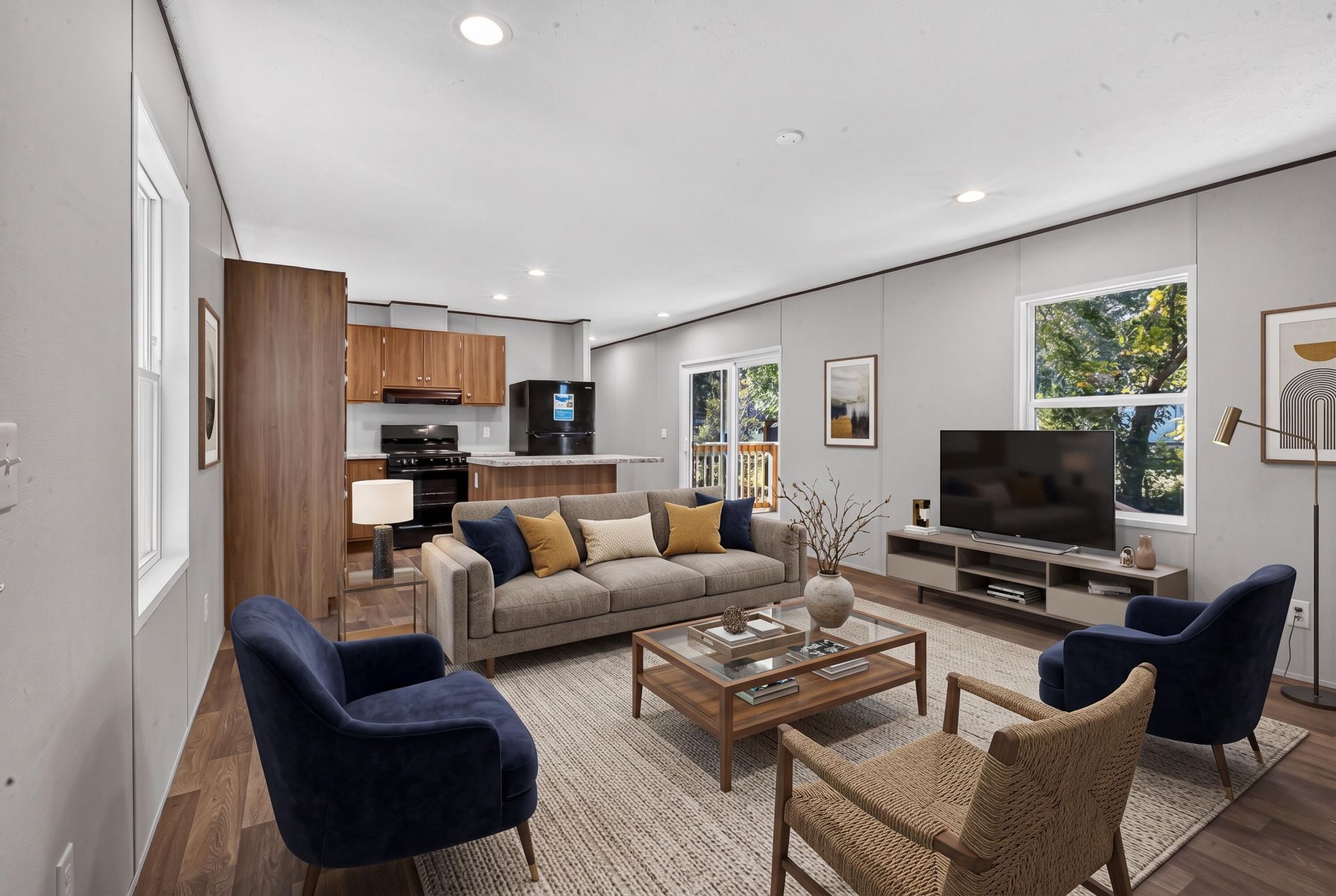 242 1st Street Photo 8