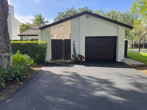 13607 SW 117th Ln, Miami, FL 33186