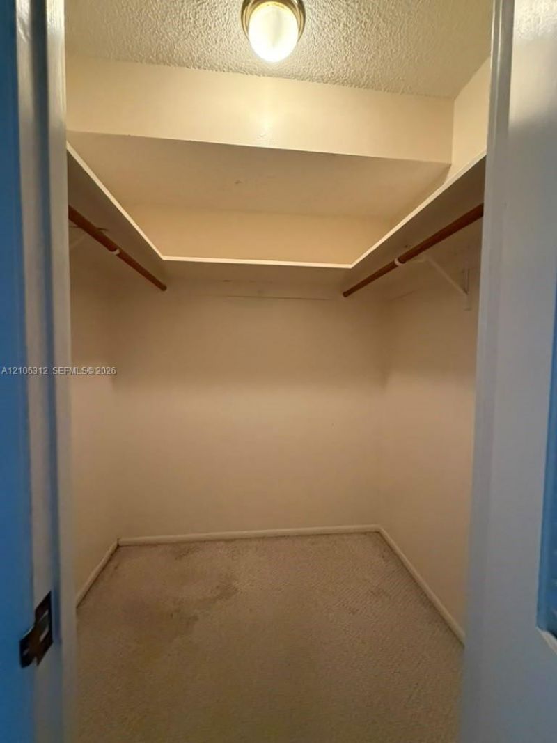 800 NE 195th St , Unit 311, Miami, FL 33179 Photo