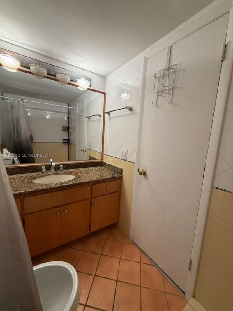 800 NE 195th St , Unit 311, Miami, FL 33179 Photo