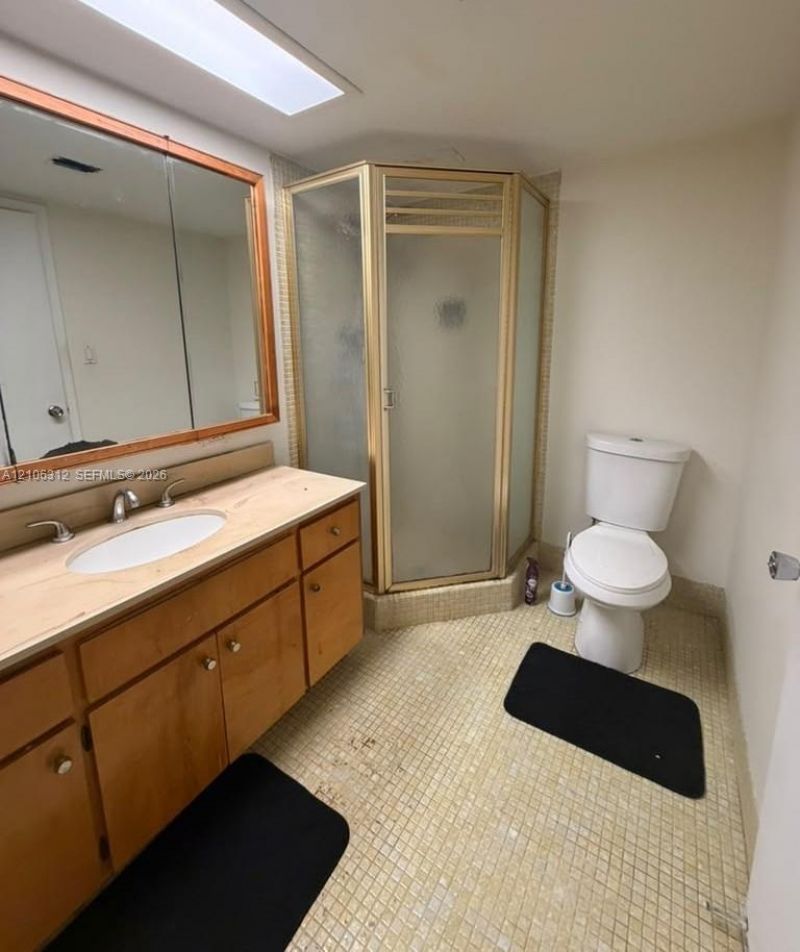 800 NE 195th St , Unit 311, Miami, FL 33179 Photo