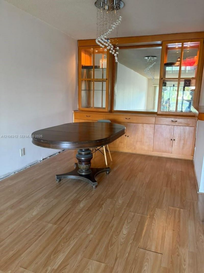 800 NE 195th St , Unit 311, Miami, FL 33179 Photo