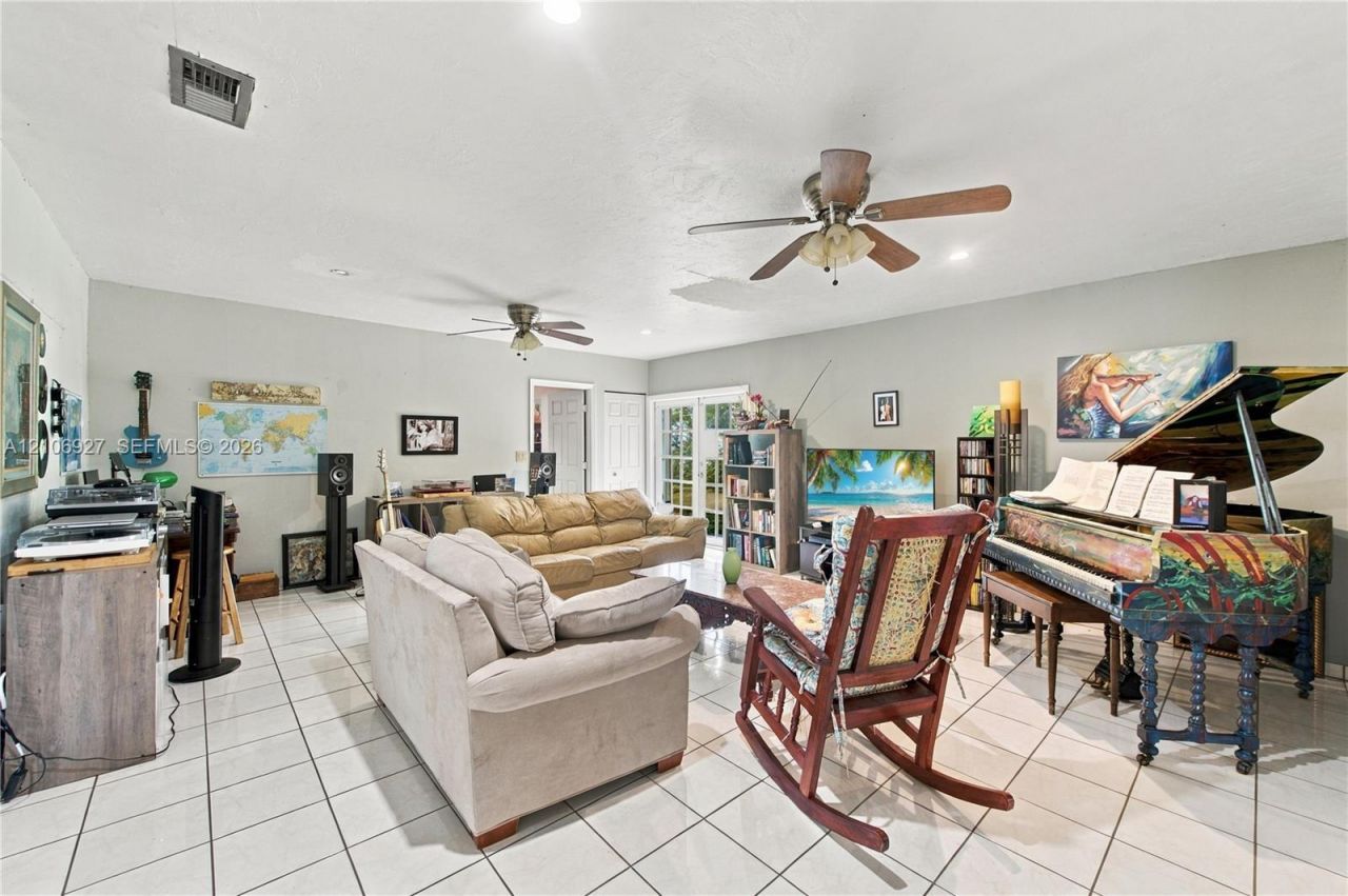 9121 SW 184th Ter , Cutler Bay, FL 33157 Photo