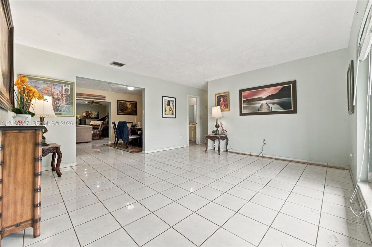 9121 SW 184th Ter , Cutler Bay, FL 33157 Photo