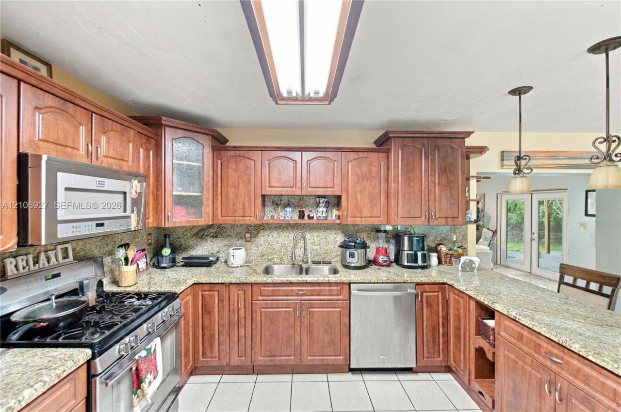 9121 SW 184th Ter , Cutler Bay, FL 33157 Photo