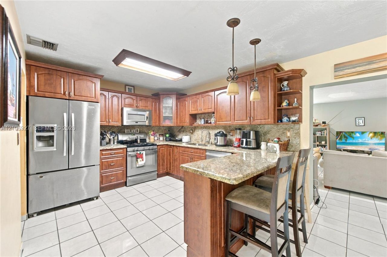 9121 SW 184th Ter , Cutler Bay, FL 33157 Photo