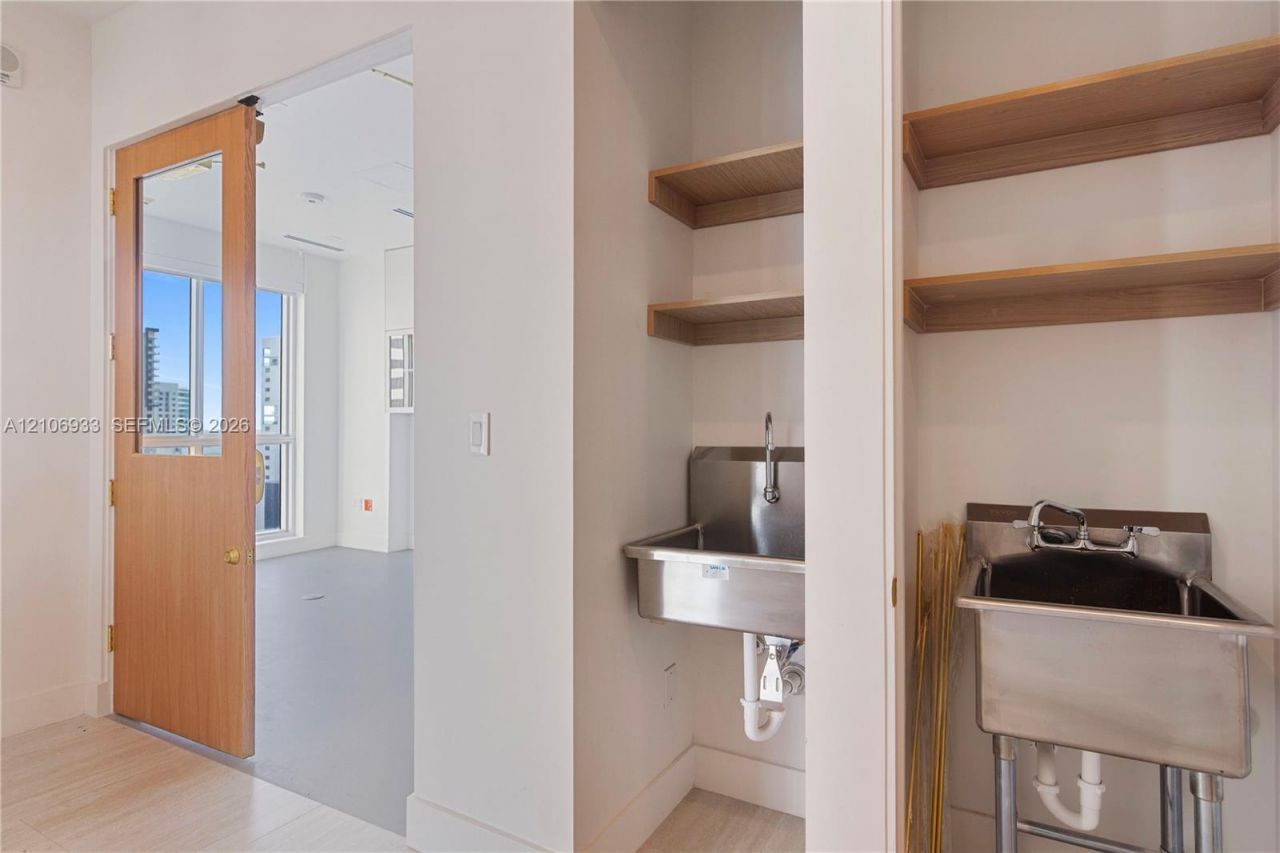 175 SW 7th St , Unit 1707, Miami, FL 33130 Photo