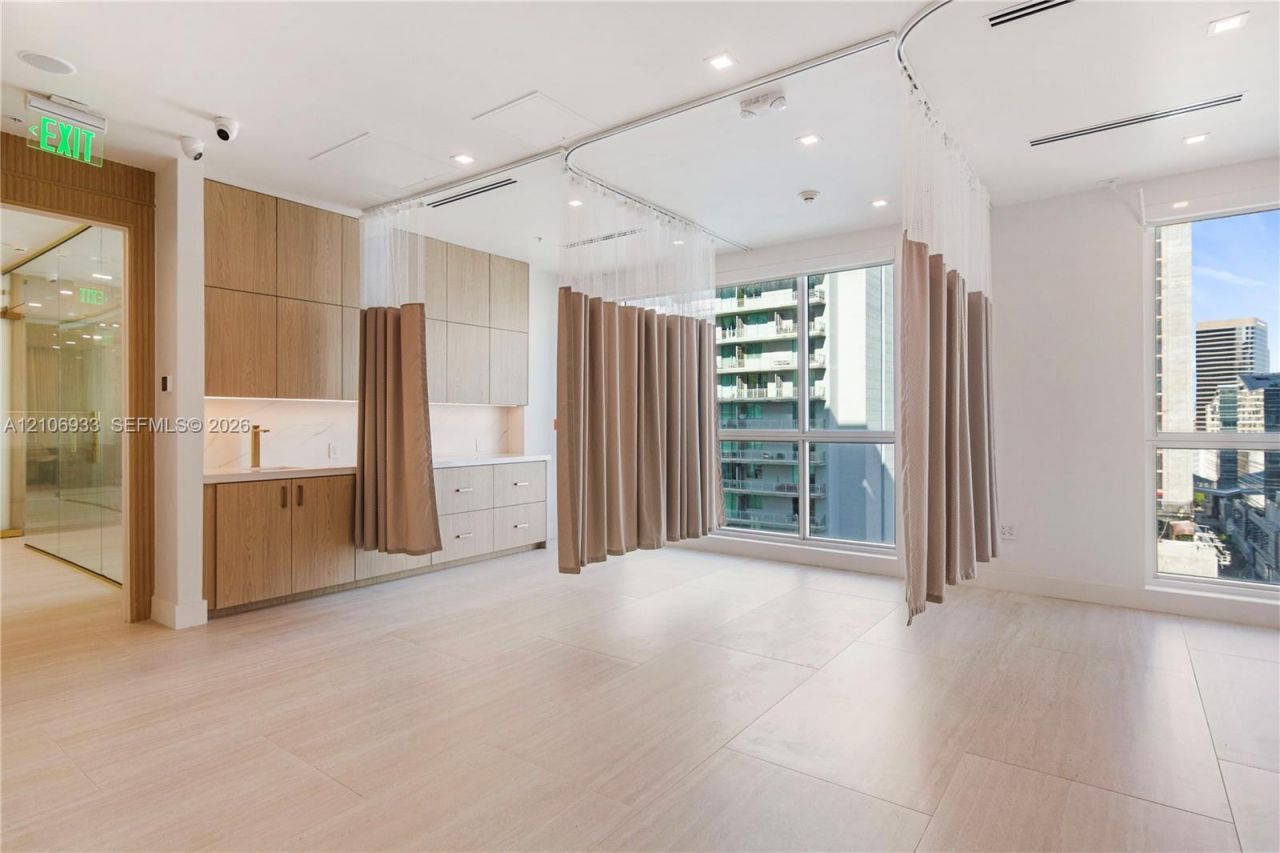 175 SW 7th St , Unit 1707, Miami, FL 33130 Photo