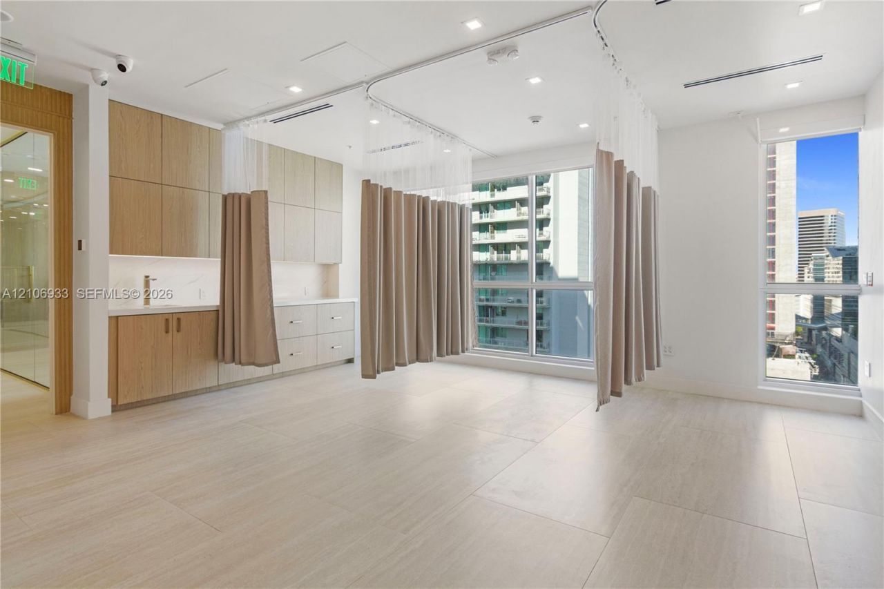 175 SW 7th St , Unit 1707, Miami, FL 33130 Photo
