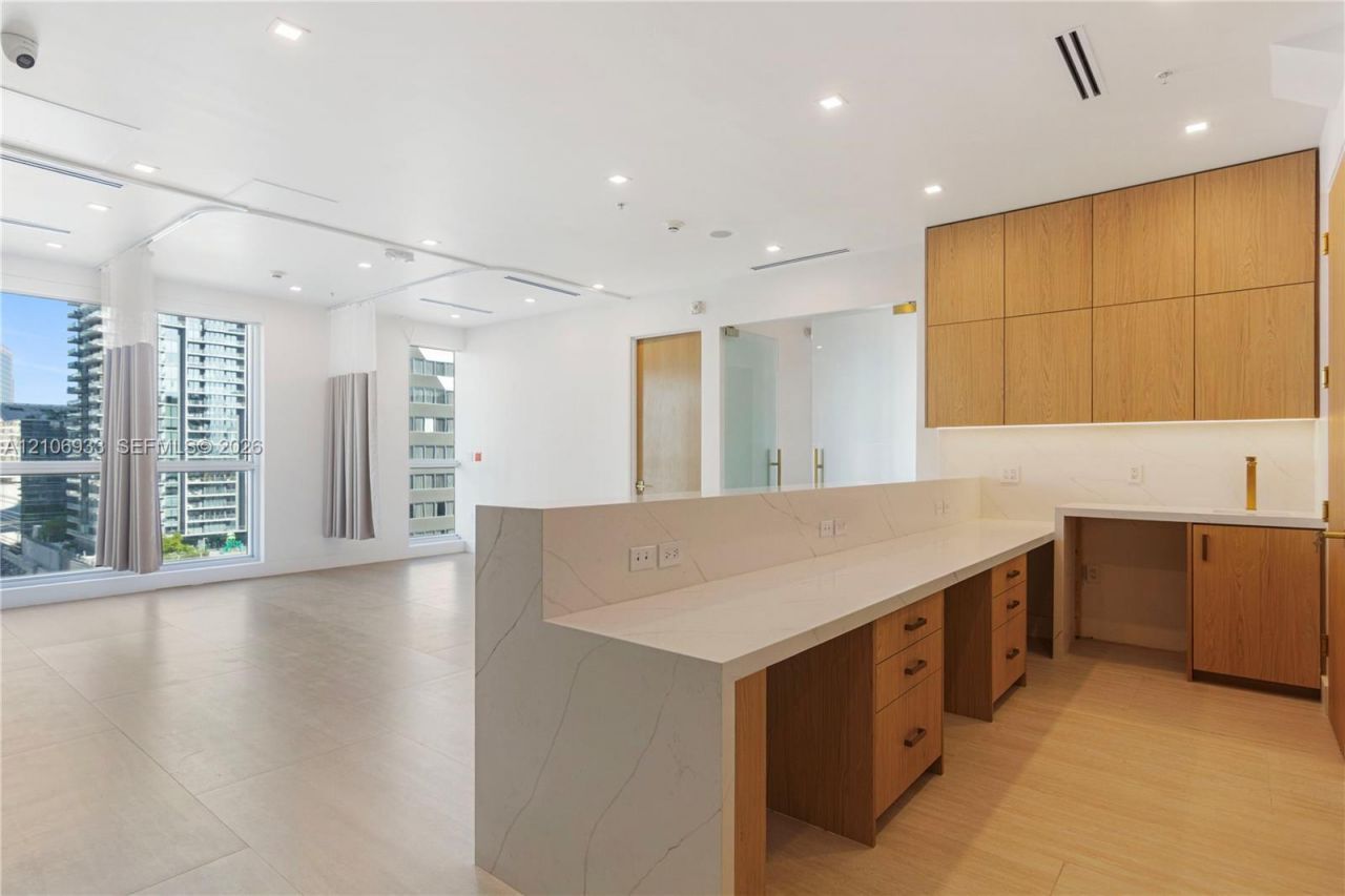 175 SW 7th St , Unit 1707, Miami, FL 33130 Photo