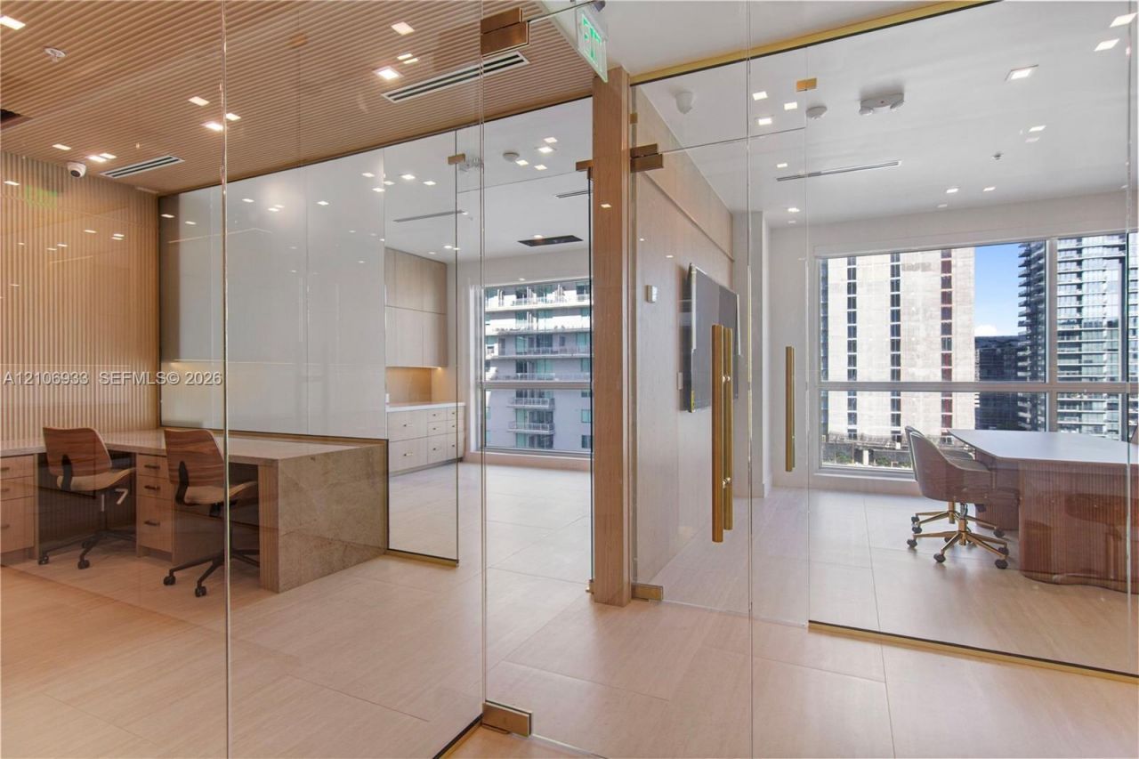 175 SW 7th St , Unit 1707, Miami, FL 33130 Photo