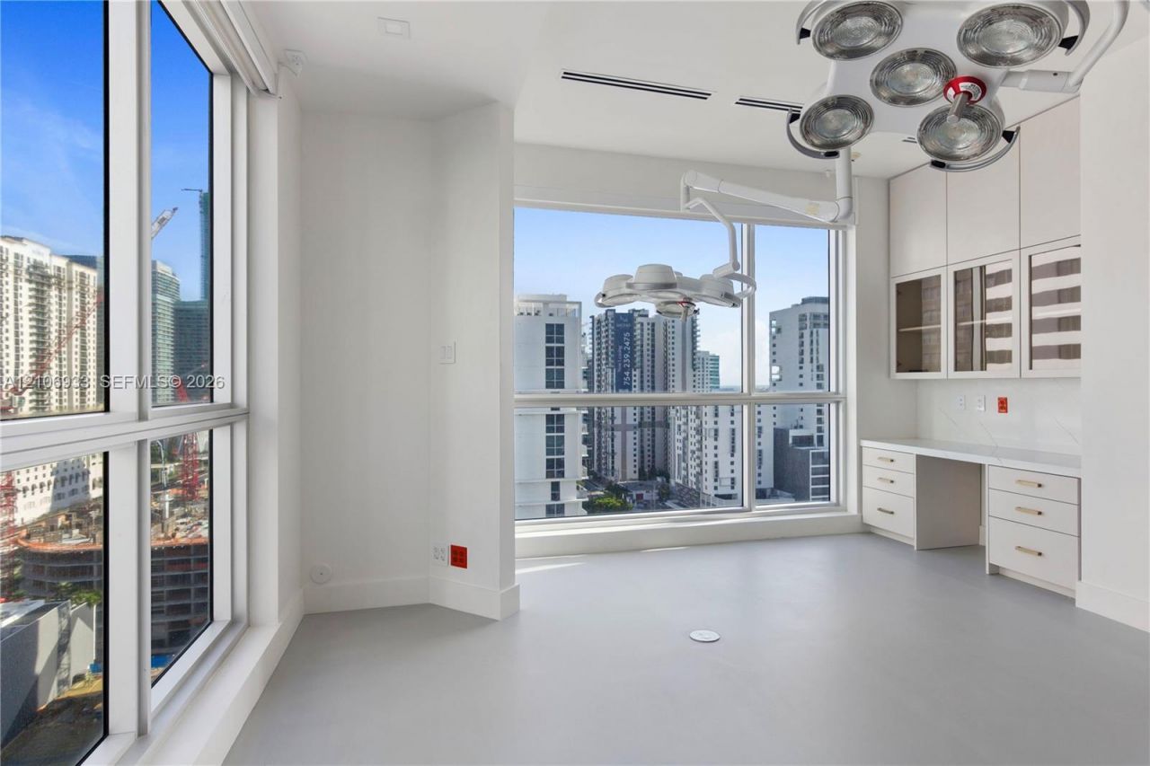 175 SW 7th St , Unit 1707, Miami, FL 33130 Photo