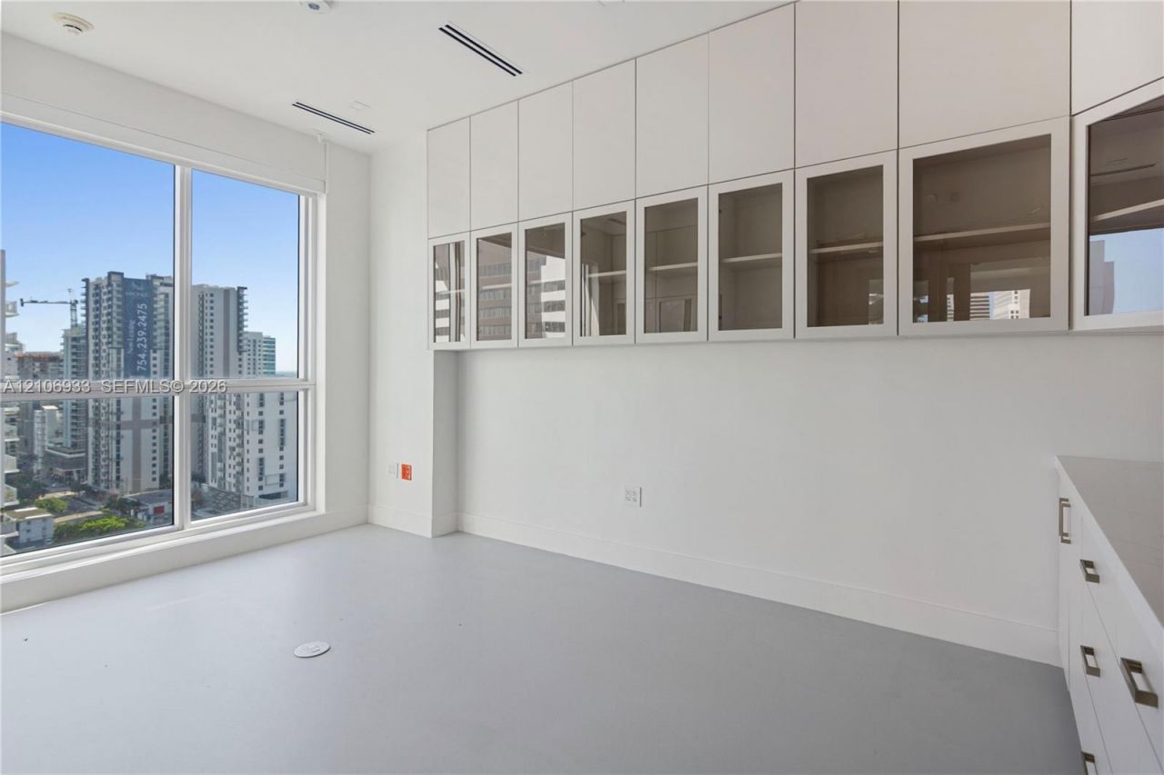 175 SW 7th St , Unit 1707, Miami, FL 33130 Photo