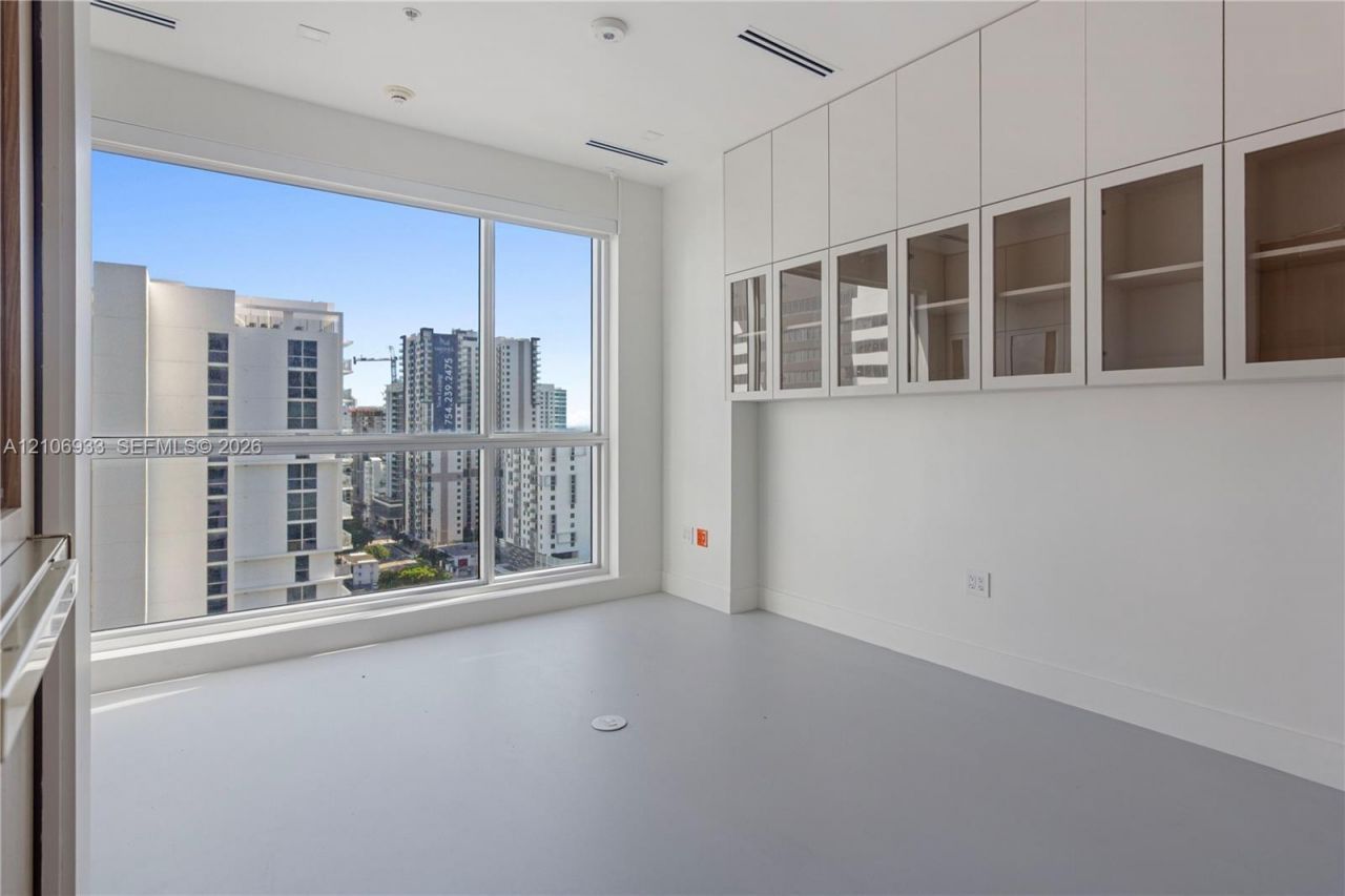 175 SW 7th St , Unit 1707, Miami, FL 33130 Photo