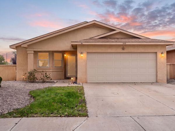640 Santa Fe Meadows Drive NE, Rio Rancho, NM 87144