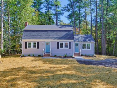 127 Crescent Pl, Hanson, MA 02341