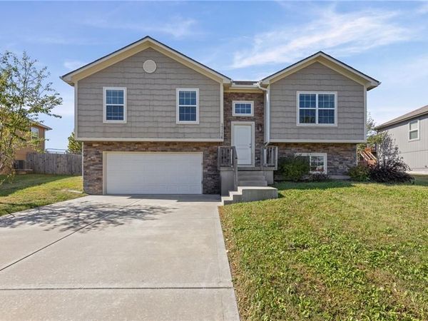 17176 S Kill Creek Road, Gardner, KS 66030