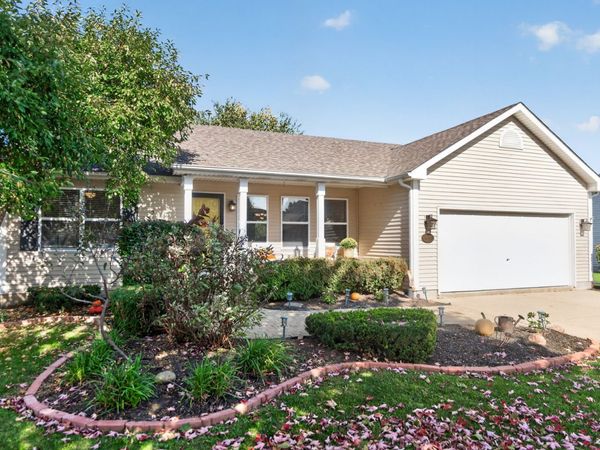 909 N Oak Creek Drive , Genoa, IL 60135
