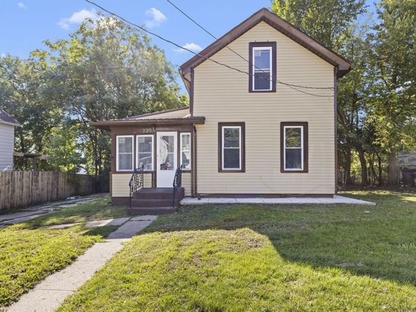 320 Lincoln Avenue , Rockford, IL 61102