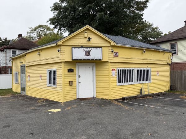 1196 St James Ave, Springfield, MA 01104