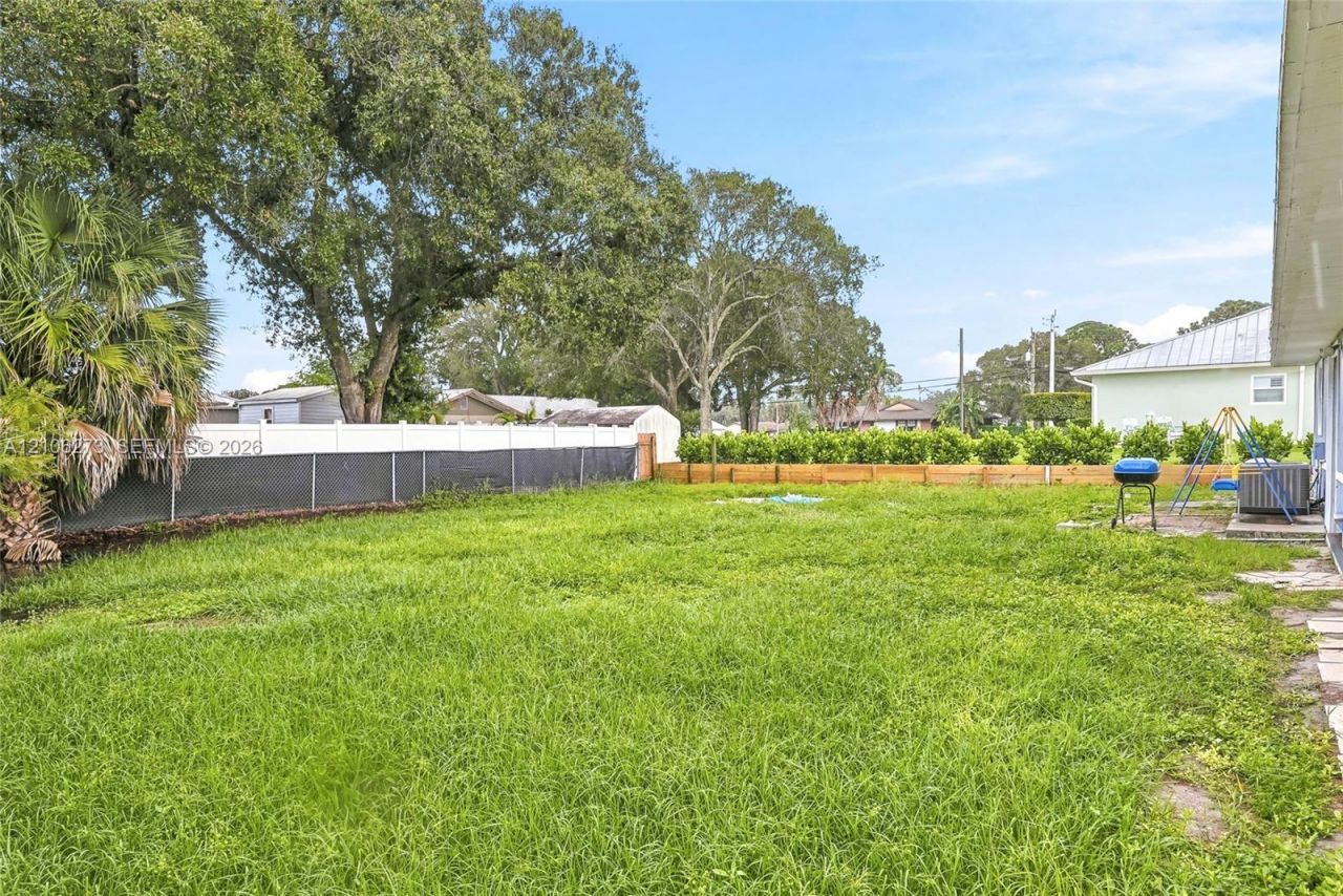 5310 Seagrape Dr , Fort Pierce, FL 34982 Photo