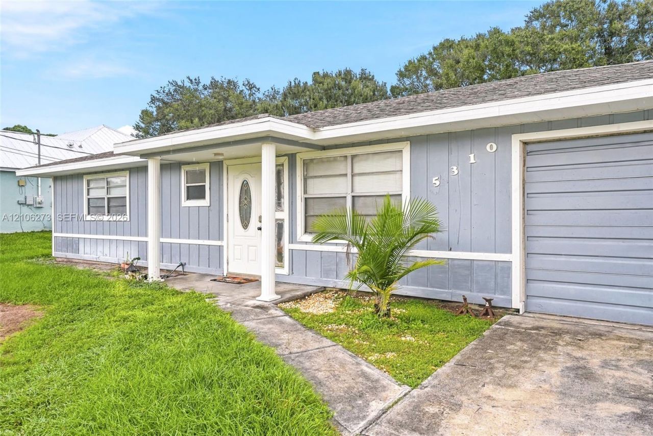 5310 Seagrape Dr , Fort Pierce, FL 34982 Photo