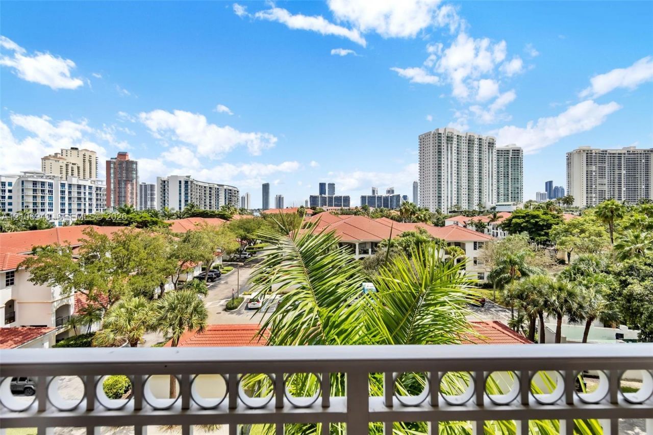 3001 NE 185th St , Unit 523, Aventura, FL 33180 Photo