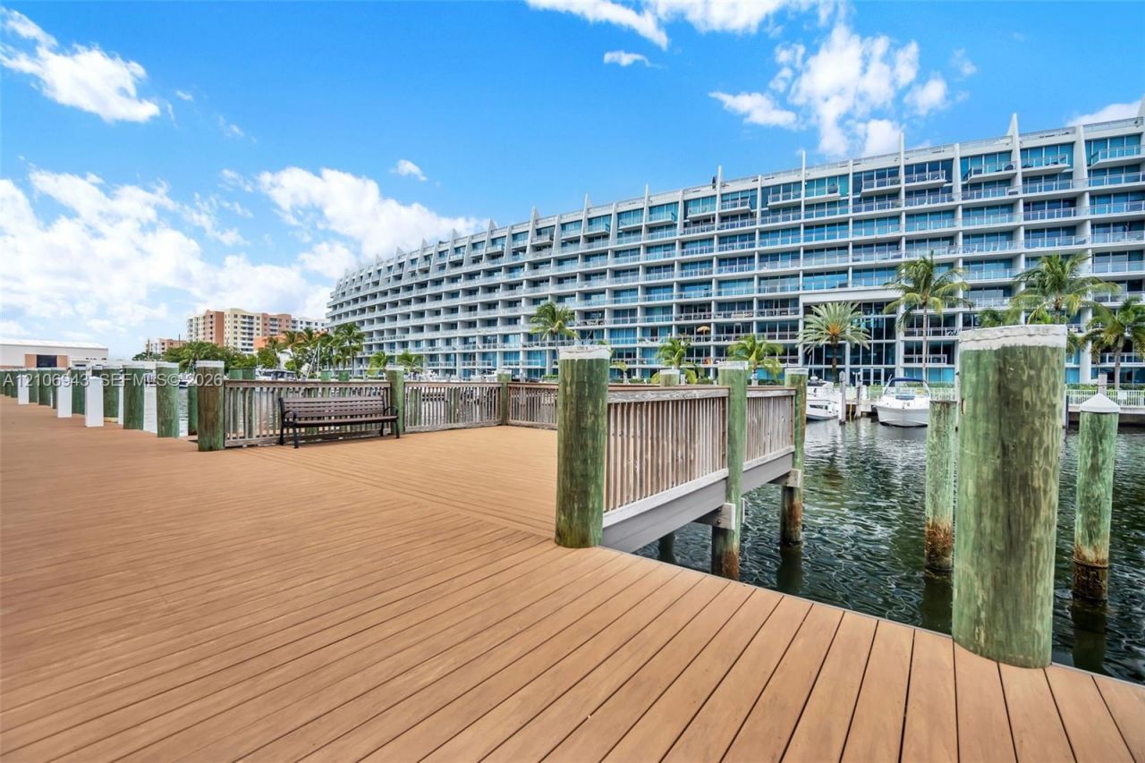 3001 NE 185th St , Unit 523, Aventura, FL 33180 Photo