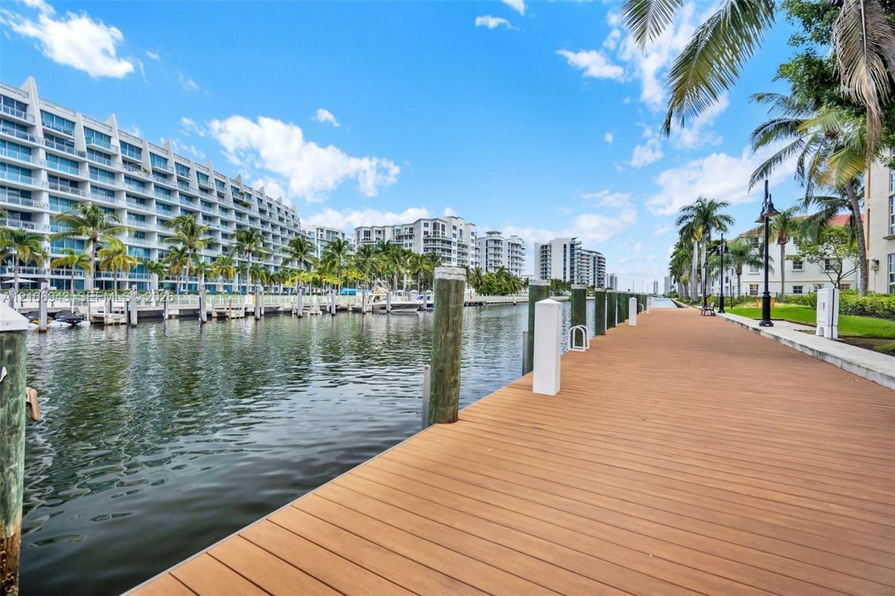 3001 NE 185th St , Unit 523, Aventura, FL 33180 Photo