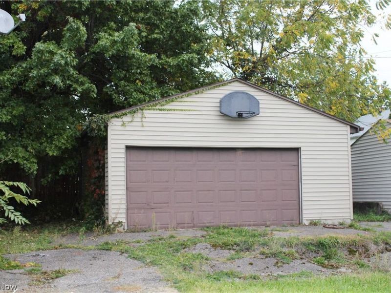 1177 E 147th Street, Cleveland, OH 44110 Photo 3