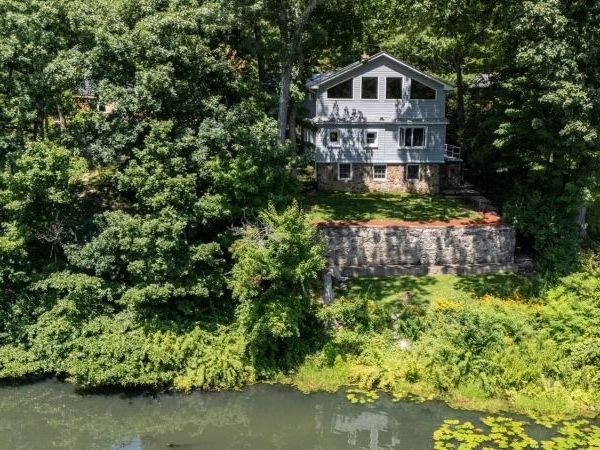 106 Poplar Grove Ter, West Milford, NJ 07480
