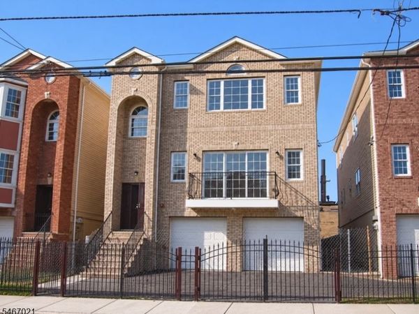 737 S 12Th St, Newark, NJ 07103