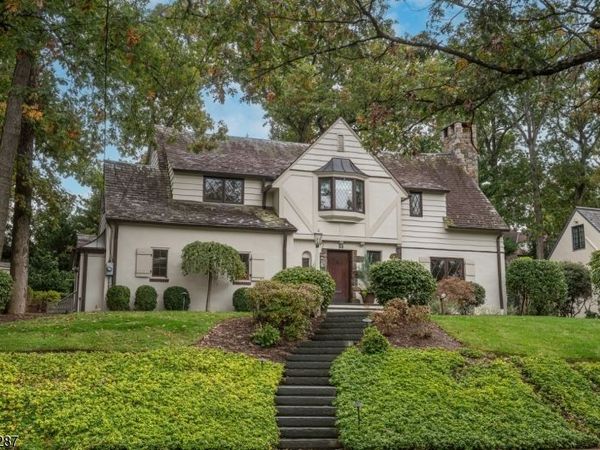 50 Druid Hill Rd, Summit, NJ 07901