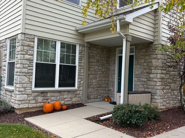 N16W26532 Meadowgrass Cir, Unit F, Pewaukee, WI 53072