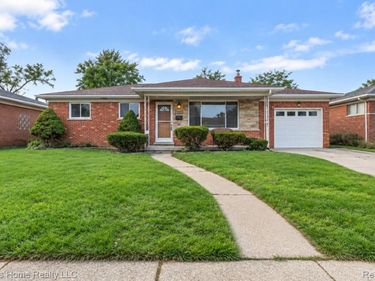8634 Dale , Center Line, Mi 48015