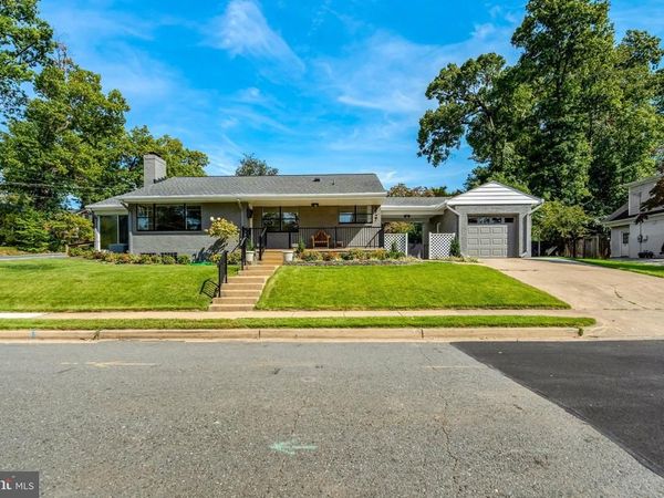 2727 N DINWIDDIE STREET, ARLINGTON, VA 22207