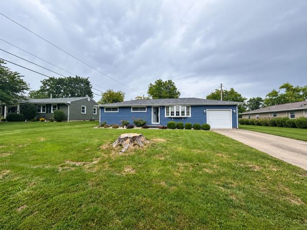 103 W Catalina Drive , Washington, IL 61571